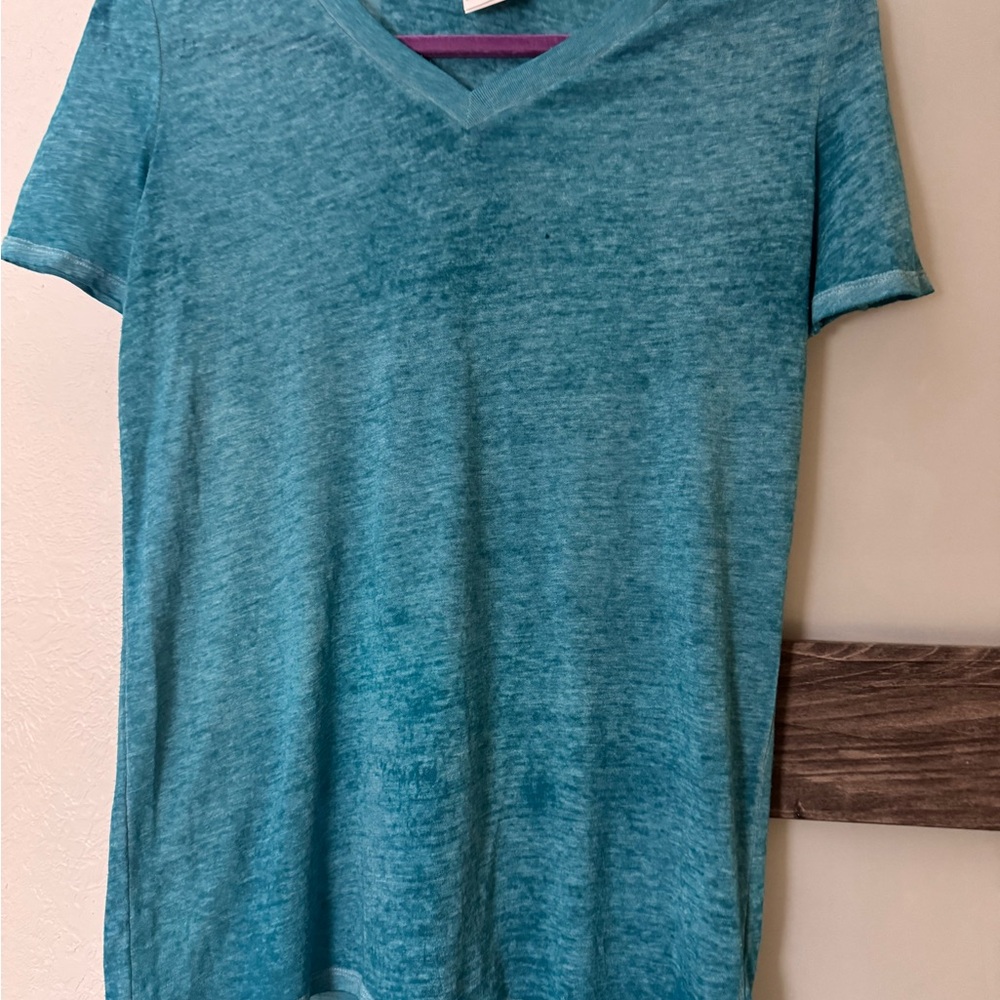 *Flawed* Victoria's Secret Teal V-Neck Short Sleeve Tee